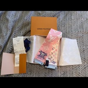 New Louis Vuitton bandeau, rodeo rose
